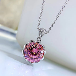 Collar de diamantes de moissanita redondos de color rosa elegante de 10 quilates para mujer