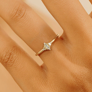 Alliance de mariage en or et moissanite taille baguette de 0,08 TCW