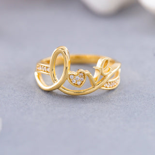 Anillo de amor con diamantes de talla redonda como regalo para San Valentín