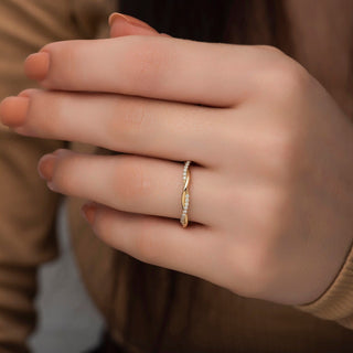 Bague empilable en diamant tressé à coupe ronde pour elle 