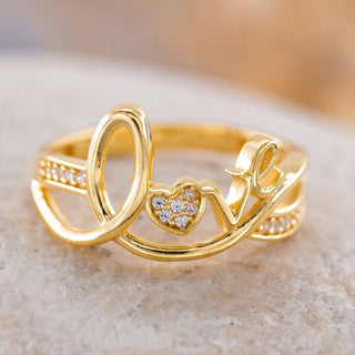 Anillo de amor con diamantes de talla redonda como regalo para San Valentín