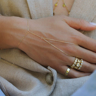 Alliance de mariage unique en diamant à taille ronde pour elle