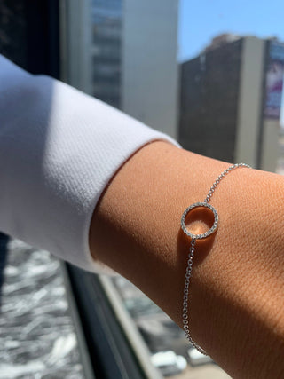 Pulsera de diamantes con forma de círculo de la vida de talla redonda para mujer