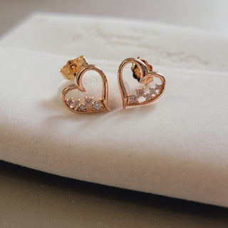 Boucles d'oreilles à tige en forme de cœur avec diamants ronds pour elle