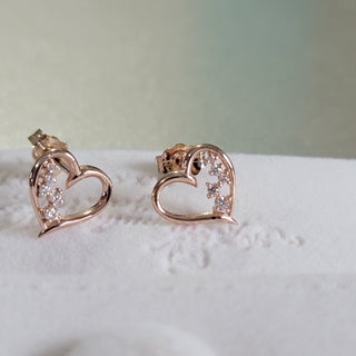 Boucles d'oreilles à tige en forme de cœur avec diamants ronds pour elle