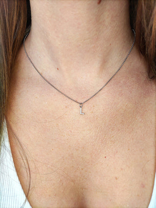 Collar de diamantes y moissanita con letras para mujer