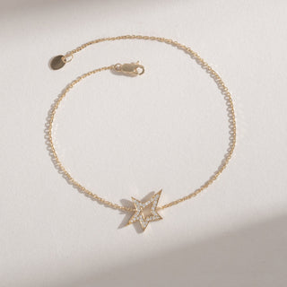 Pulsera de estrella brillante con diamantes de talla redonda para mujer