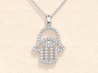 Collier Hamsa en diamant et moissanite pour femme