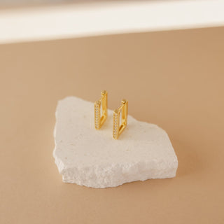 Pendientes de diamantes y moissanita con eslabones rectangulares en oro amarillo