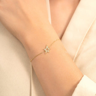 Pulsera de estrella brillante con diamantes de talla redonda para mujer