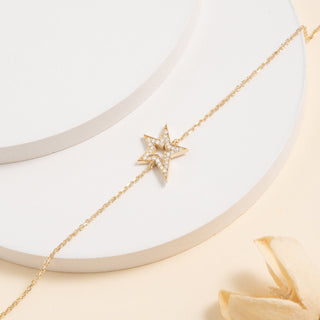 Pulsera de estrella brillante con diamantes de talla redonda para mujer