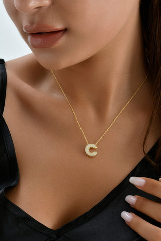 Collier avec lettres en diamant taille ronde pour femme 