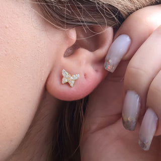 Pendientes de mariposa con diamantes de talla redonda para mujer