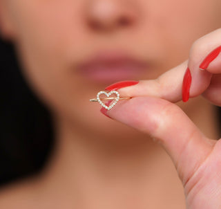 Bague en diamant rond à cœur ouvert pour elle