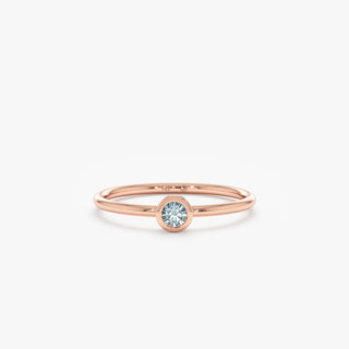 Bague en diamant taille ronde sertie de lunette pour elle comme cadeau d'anniversaire 