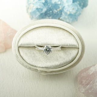 Anillo de compromiso con diamante solitario de moissanita de talla redonda de 1,0 CT a 2,0 CT