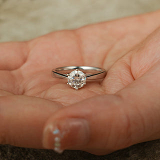 Anillo de compromiso con diamante solitario de moissanita de talla redonda de 1,0 CT a 2,0 CT