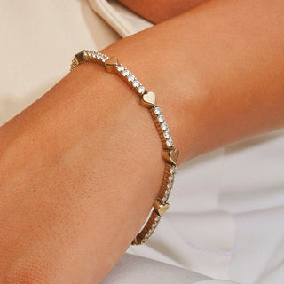 Pulsera de tenis con corazón de moissanita y diamantes redondos para ella