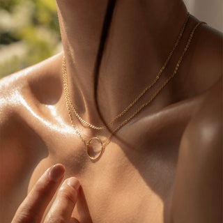 Collier délicat et simple avec pendentif en forme de cercle en or massif 14 carats