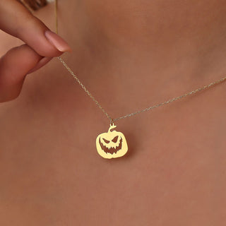 Collar con colgante de calabaza de Halloween en oro macizo liso