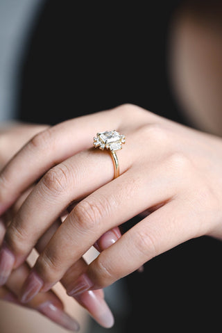 Bague de fiançailles en grappe de diamants en moissanite taille émeraude de 2,50 à 3,50 ct