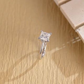 Anillo de compromiso con diamante solitario de moissanita de talla princesa de 1,0 CT a 2,0 CT