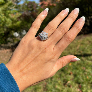 Anillo de diamantes con forma de copo de nieve y corte de rombo y forma de estrella para ella