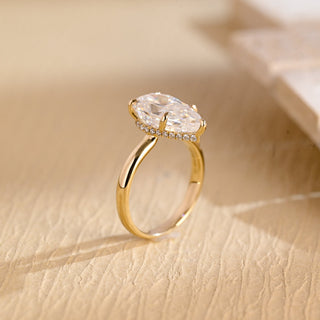 Anillo de compromiso con halo oculto de moissanita de talla pera de 2,0 CT a 3,0 CT