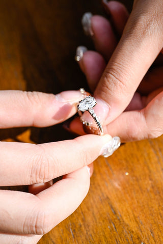 Bague de fiançailles à cinq pierres avec diamants en moissanite taille poire de 1,50 à 2,50 ct