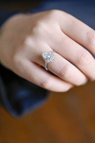 Bague de fiançailles avec grappe de diamants en moissanite taille poire de 1,0 à 2,0 ct