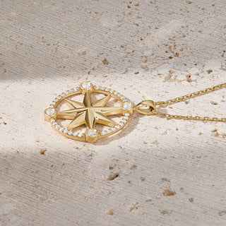 Collier Compass Diamond Moissanite en or jaune 14 carats 