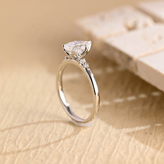 Bague de fiançailles à cinq pierres avec diamants en moissanite taille poire de 1,50 à 2,50 ct