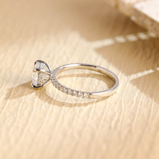 Anillo de compromiso con diamante de moissanita con halo oculto y talla cojín de 1,0 CT a 2,0 CT