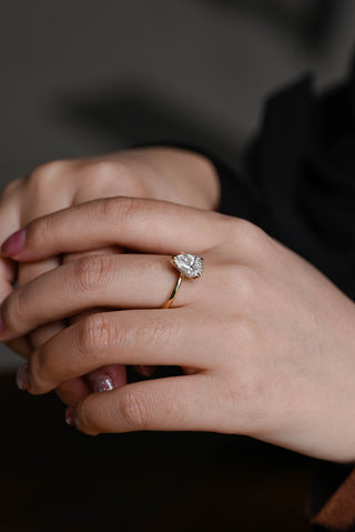 Bague de fiançailles avec halo caché en diamant et moissanite taille poire de 1,0 à 2,0 ct