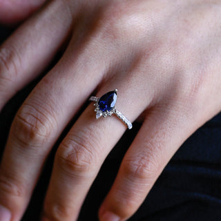 Anillo de compromiso con diamantes de moissanita de talla pera azul de 1,0 CT a 2,0 CT