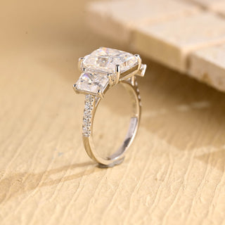 Bague de fiançailles à trois pierres avec diamants en moissanite taille radiant de 1,50 ct à 2,50 ct