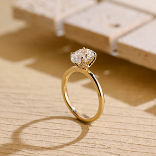 Bague de fiançailles avec diamants en moissanite taille poire sertis de tulipes de 1,50 à 2,50 ct