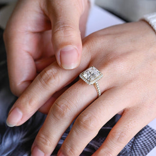 Bague de fiançailles avec halo de diamants en moissanite taille radiant de 2,0 à 3,0 ct