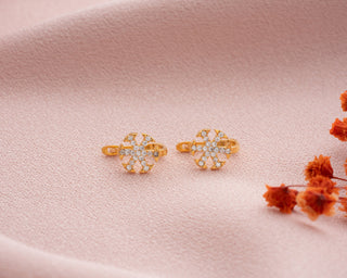 Pendientes con forma de copo de nieve y diamantes de talla redonda para regalo de Navidad