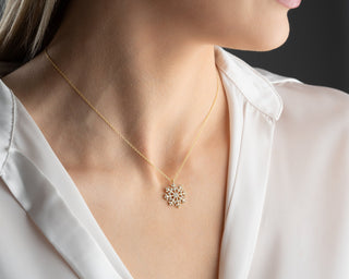 Collier avec diamants en moissanite à coupe ronde en flocon de neige de 0,45 TCW