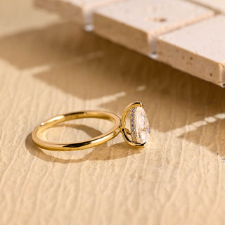 Anillo de compromiso con halo oculto de diamantes de moissanita de talla pera de 1,50 ct a 2,50 ct