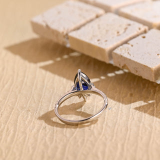 Anillo de compromiso con diamantes de moissanita de talla pera azul de 1,0 CT a 2,0 CT