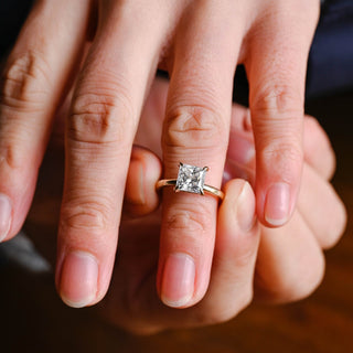 Bague de fiançailles avec halo caché de diamants en moissanite taille princesse de 2,0 à 3,0 ct