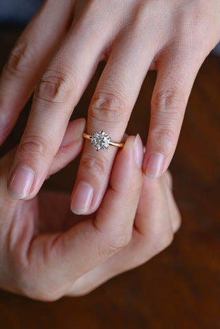 Bague de fiançailles solitaire en diamant à coupe ronde en moissanite de 1,0 à 2,0 ct