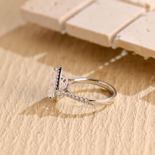 Bague de fiançailles unique avec halo de diamants en moissanite taille poire de 1,50 ct à 2,50 ct