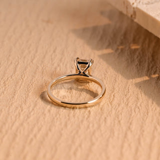 Anillo de compromiso con diamante solitario de moissanita de talla esmeralda de 1,50 ct a 2,50 ct