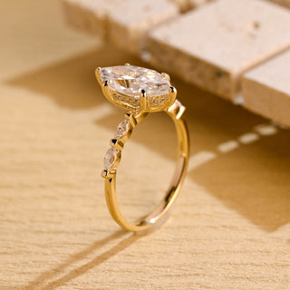 Anillo de compromiso con pavé de diamantes y moissanita de talla marquesa de 1,50 ct a 2,50 ct