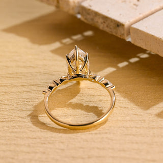 Anillo de compromiso con pavé de diamantes y moissanita de talla marquesa de 1,50 ct a 2,50 ct