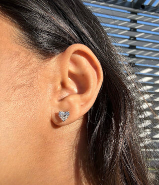 Boucles d'oreilles à clous en diamant taille cœur pour cadeau de Saint-Valentin