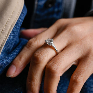 Anillo de compromiso con tres piedras de diamante moissanita de corte en forma de corazón de 1,0 CT a 2,0 CT